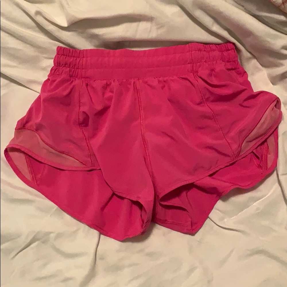 Lululemon Hotty Hot Short 2.5